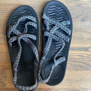 Megnya braided outdoor sandals 10